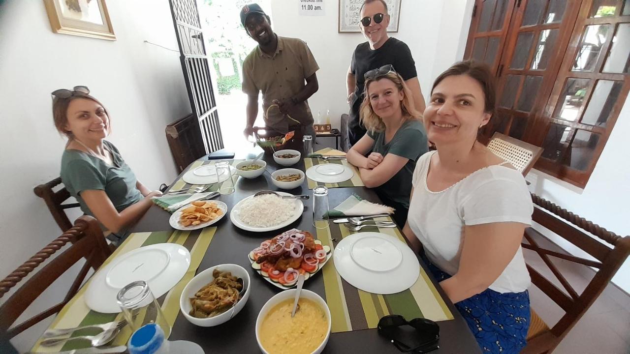 Devi Tourist Home Полоннарува Экстерьер фото