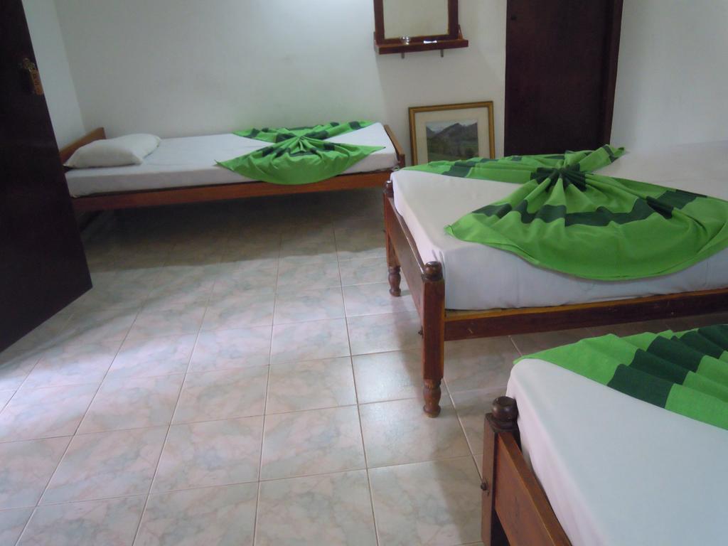 Devi Tourist Home Полоннарува Экстерьер фото