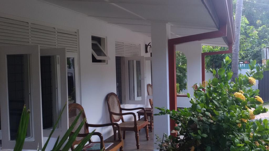 Devi Tourist Home Полоннарува Экстерьер фото